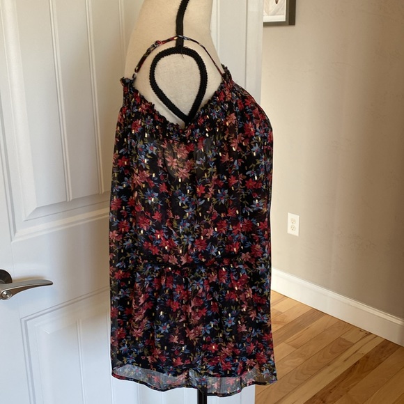 BCX off the shoulder flower top - Picture 3 of 9